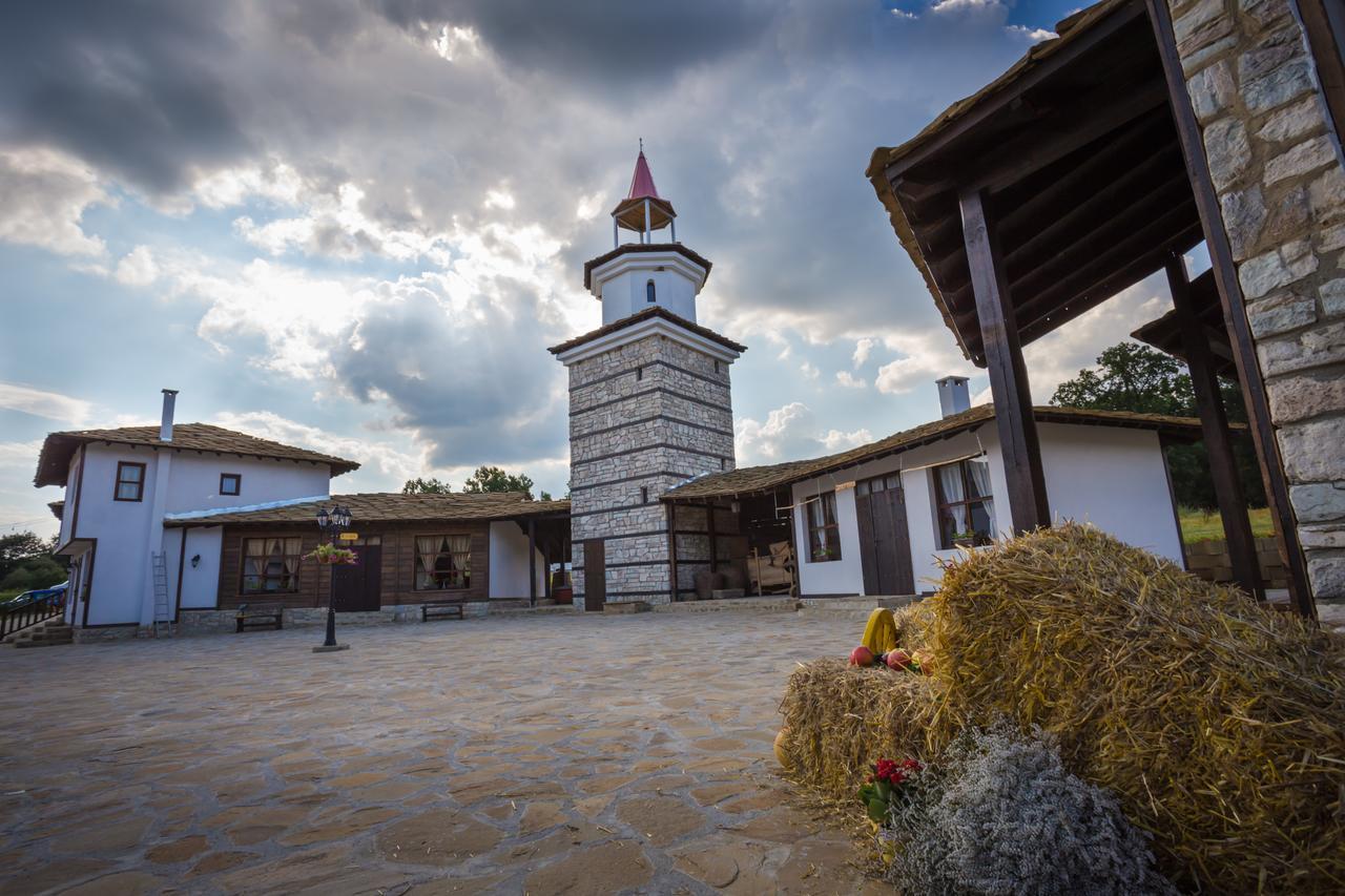 Hotel Ethnocomplex Krivini Exterior foto